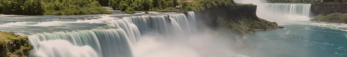 Niagara Falls is located 80 miles south of Toronto