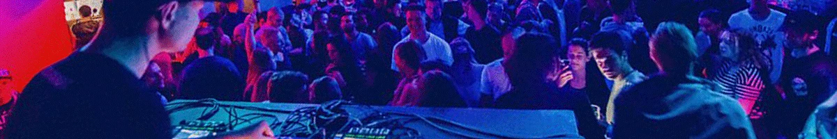 live and feel the lifestyle and nightlife in Toronto